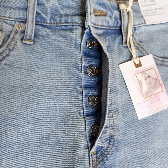 Jessica Simpson High-Rise Denim Shorts – Light Wash, Size 29 (NWT) - Picture 5 of 8
